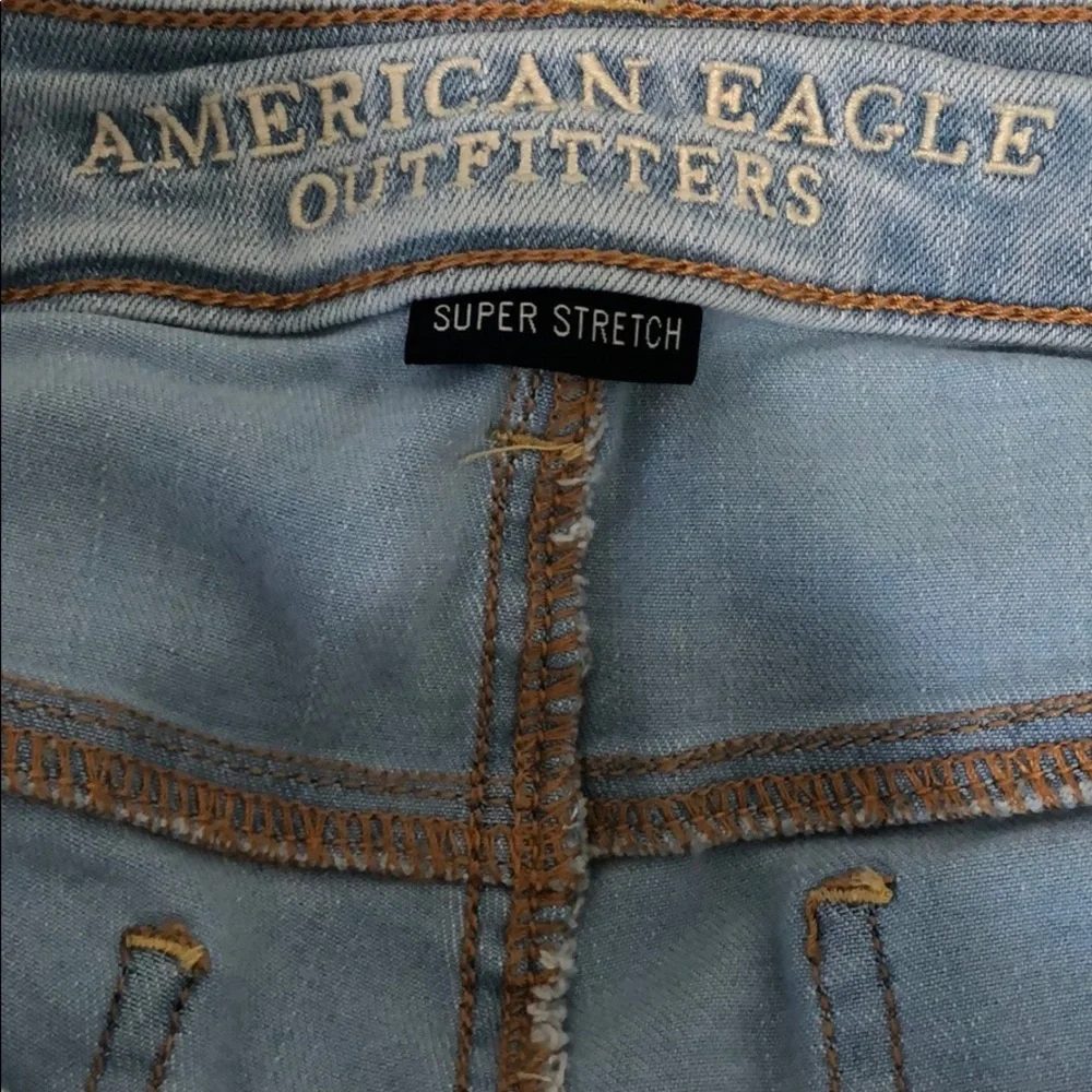 American Eagle Light Wash Jeggins - Picture 3 of 4